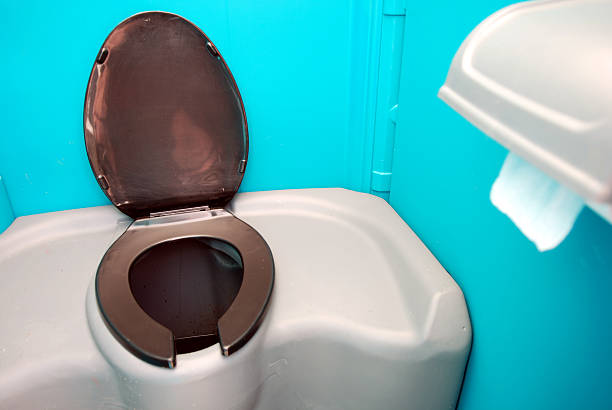 Best Portable bathroom rental  in Veedersburg, IN